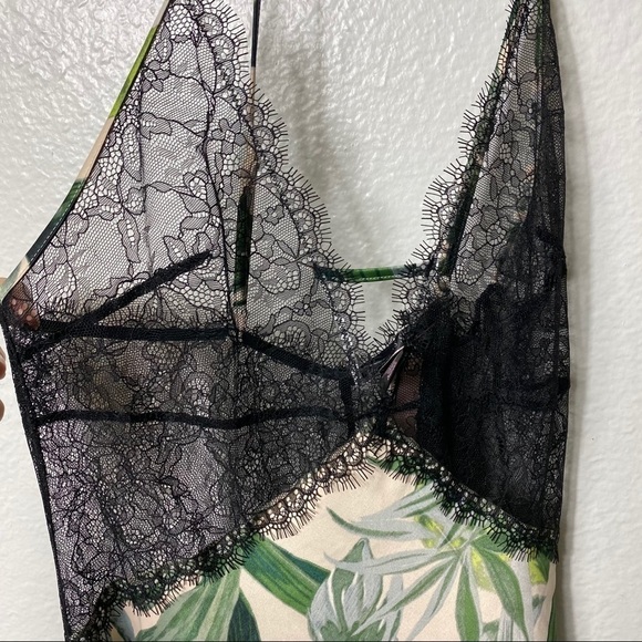 Victoria's Secret Leaf Print Lace Lingerie… - Picture 7 of 9